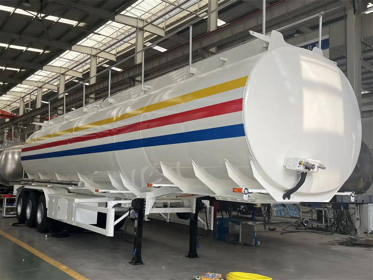 45,000 Liters Oil Tanker Trailer - BENCHI Heavy Industry